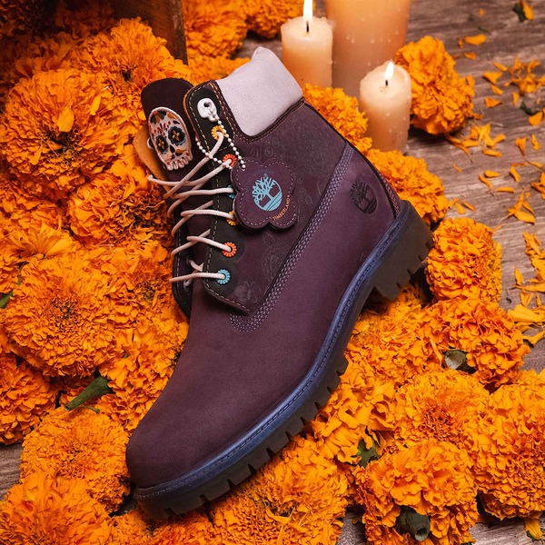 Timberland 6-Inch Boot: Glowing skulls for Día de Muertos